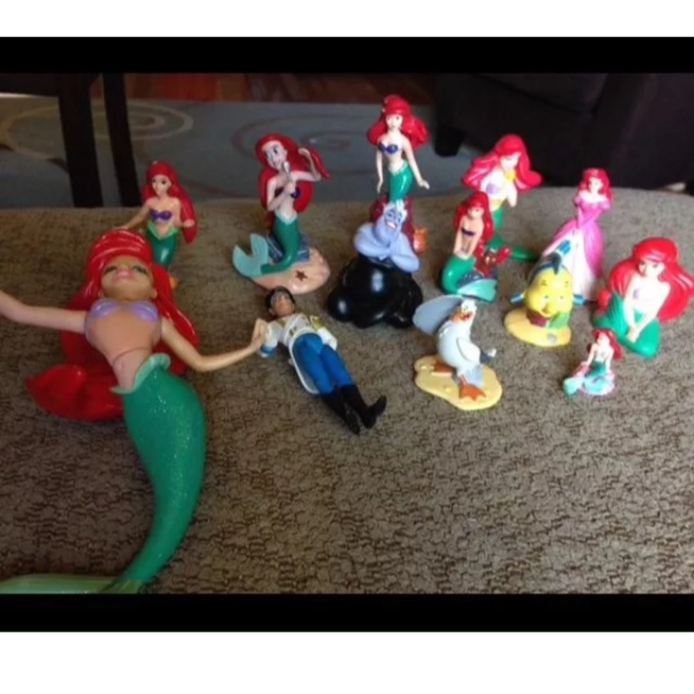 Little mermaid figurines Disney
